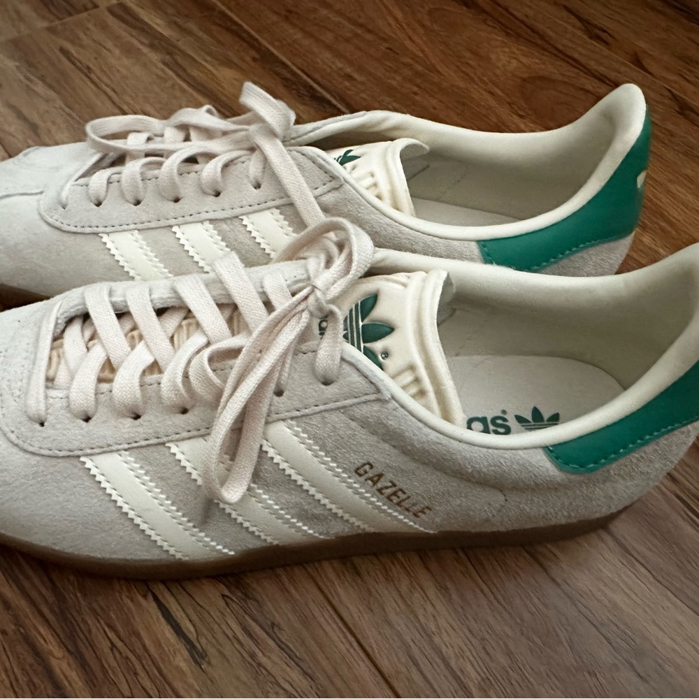 Adidas Gazelle size 9